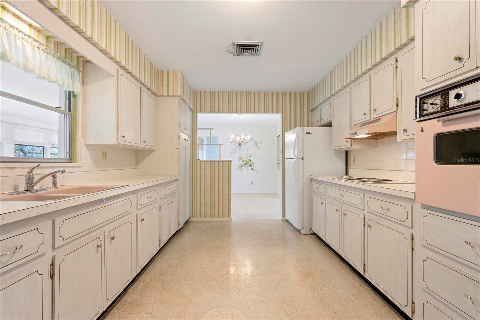 Image 13 of 39 For 3052 Webber Street