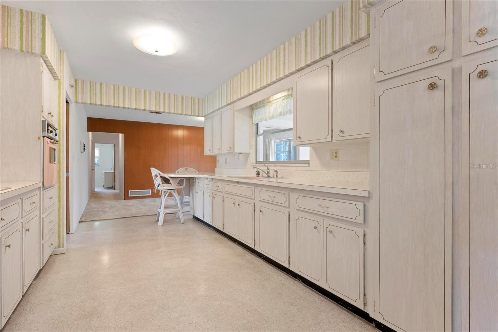 Image 14 of 39 For 3052 Webber Street