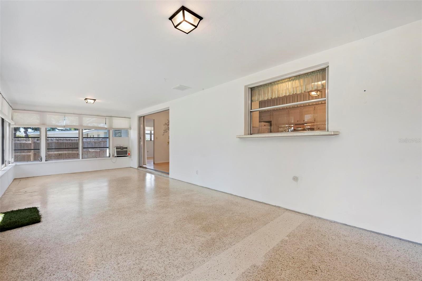 Image 22 of 39 For 3052 Webber Street