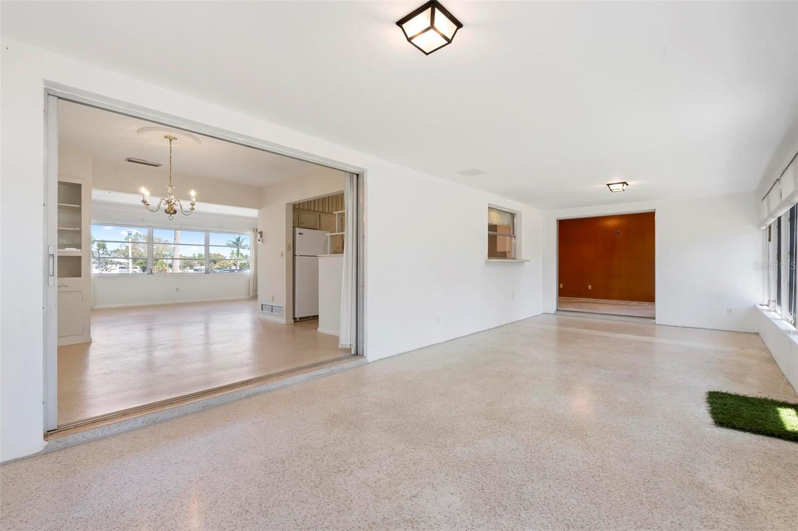 Image 23 of 39 For 3052 Webber Street