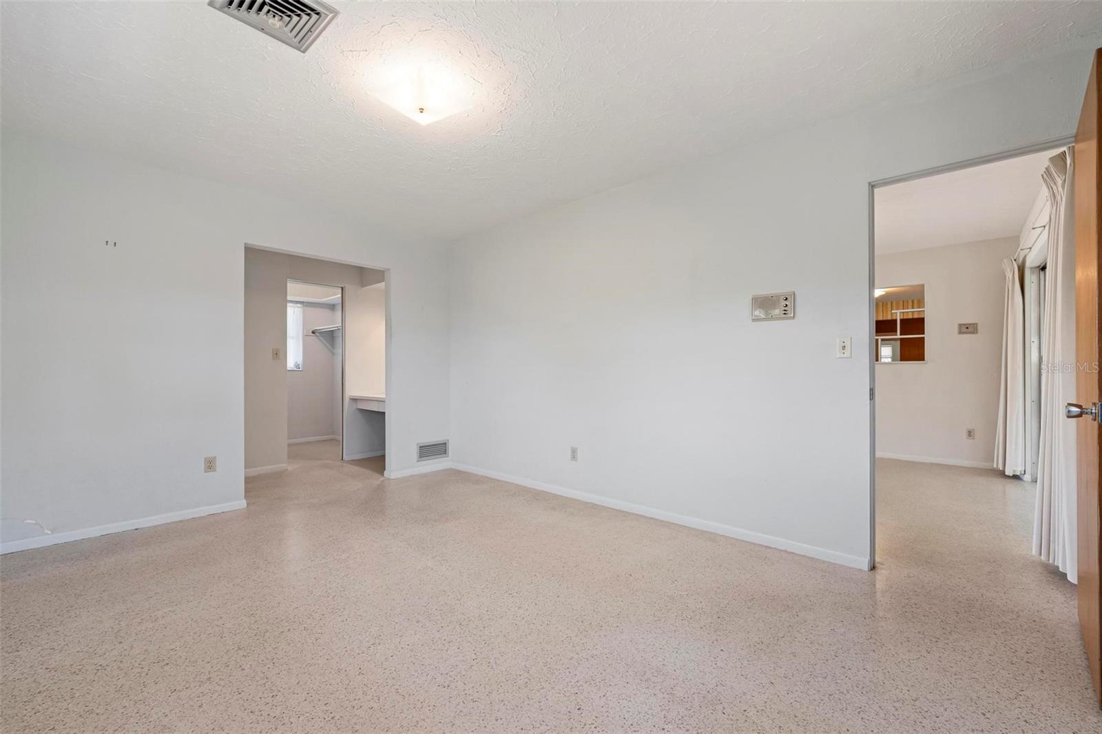 Image 26 of 39 For 3052 Webber Street