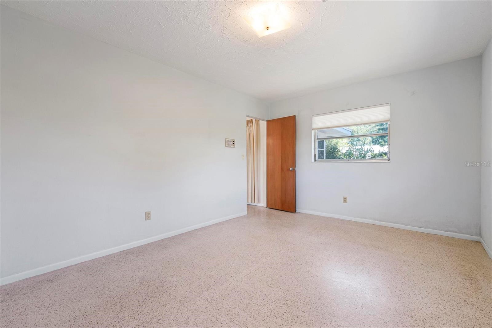 Image 27 of 39 For 3052 Webber Street