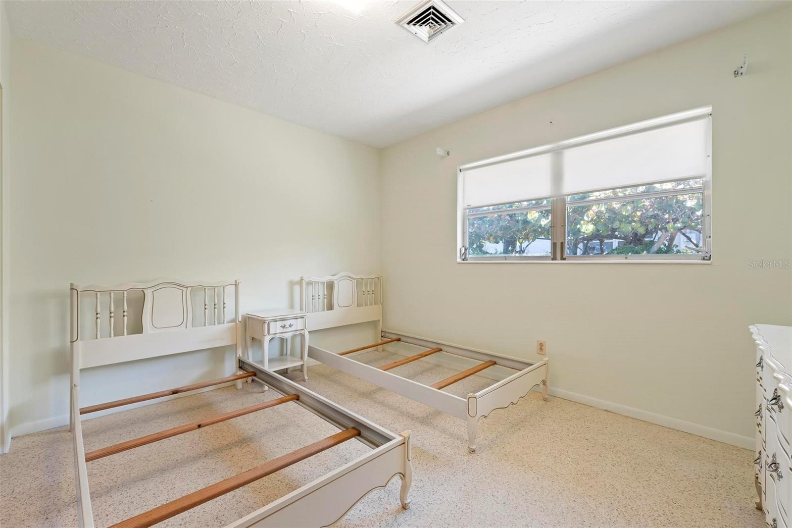 Image 32 of 39 For 3052 Webber Street