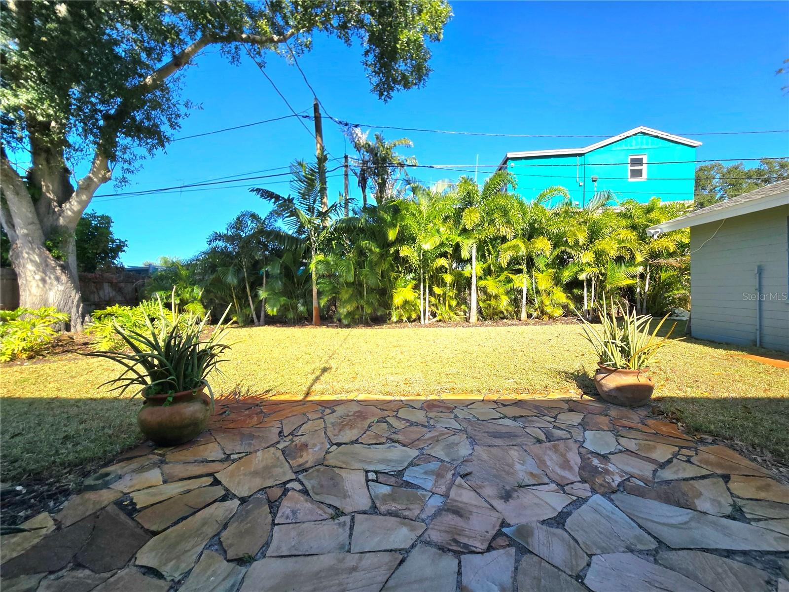 Image 26 of 52 For 4737 Del Rio Way S