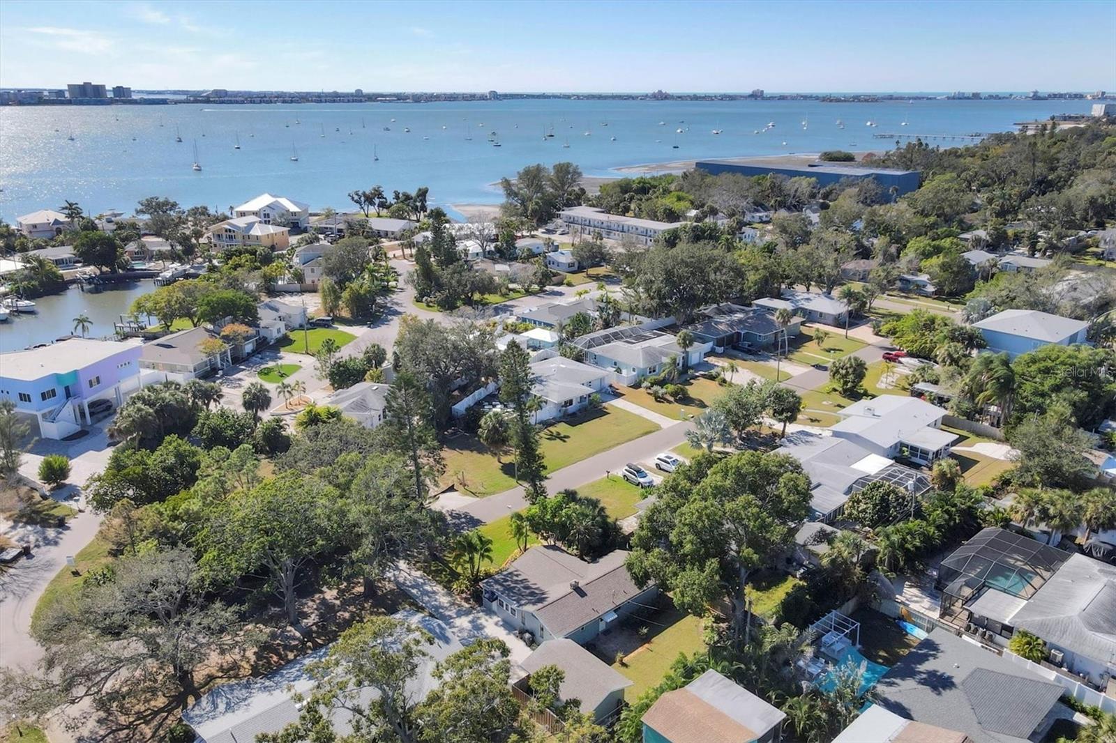 Image 31 of 52 For 4737 Del Rio Way S