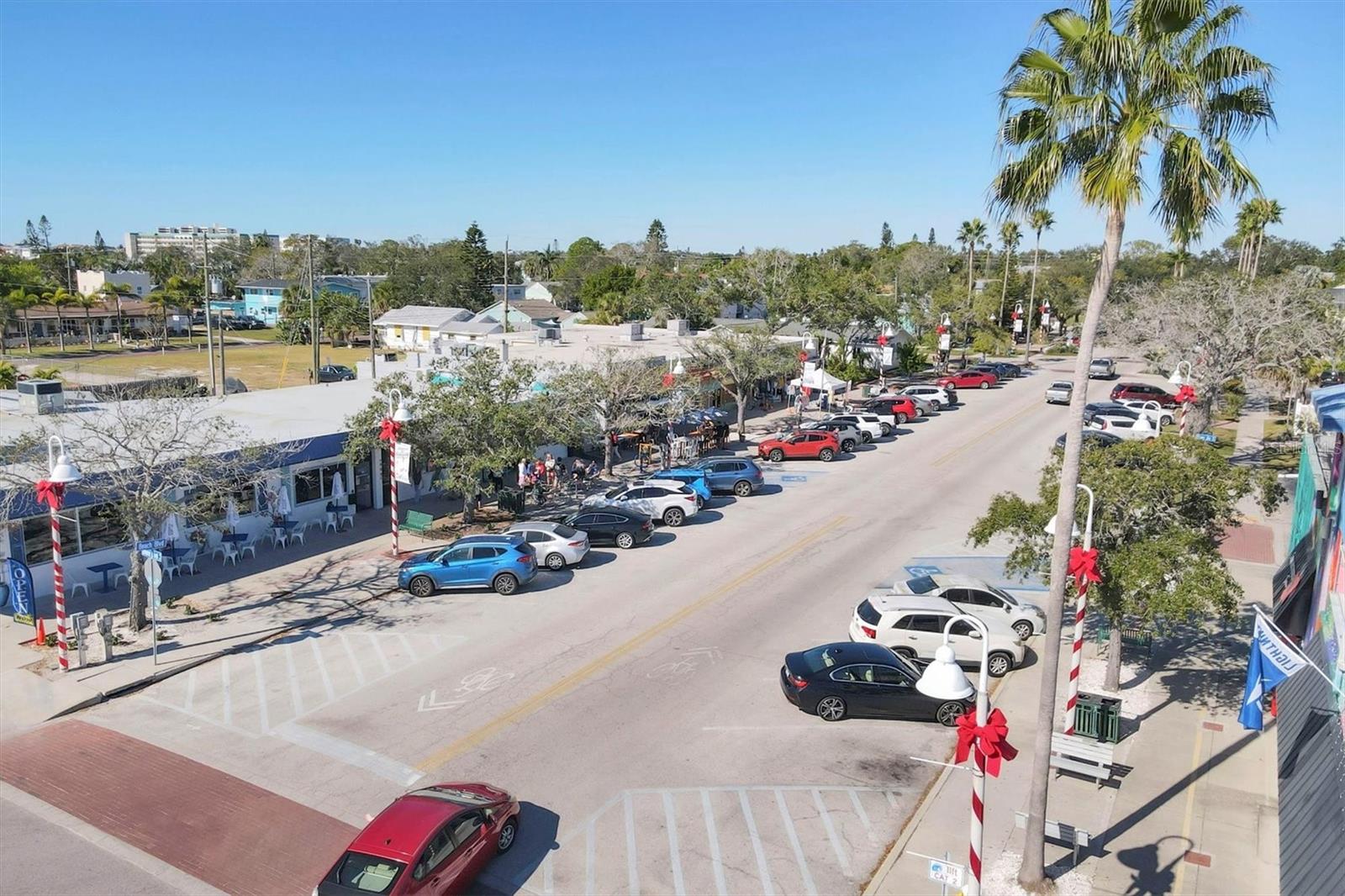 Image 40 of 52 For 4737 Del Rio Way S