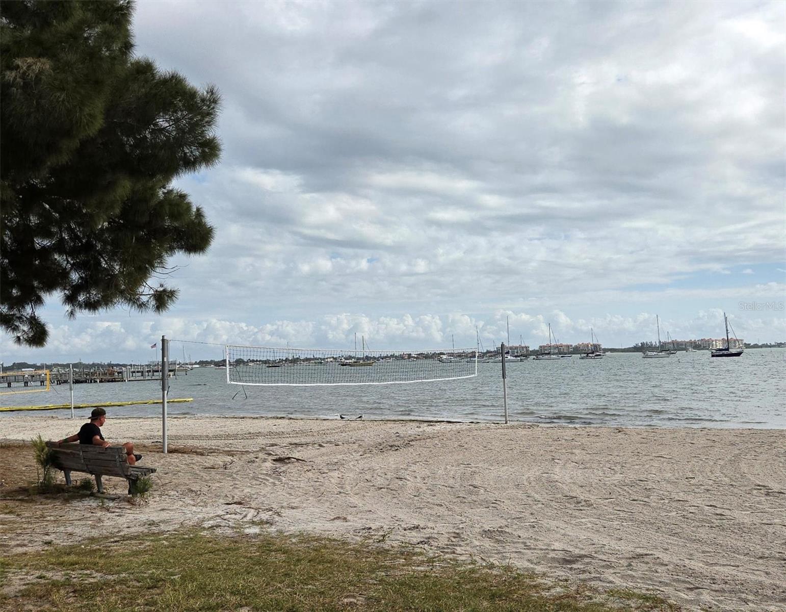 Image 47 of 52 For 4737 Del Rio Way S