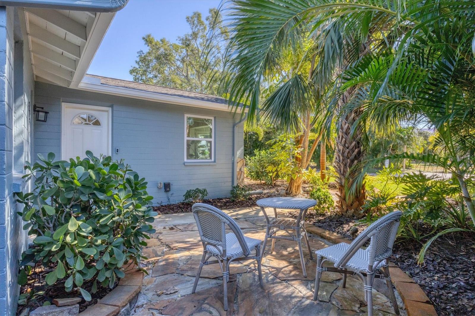 Image 6 of 52 For 4737 Del Rio Way S