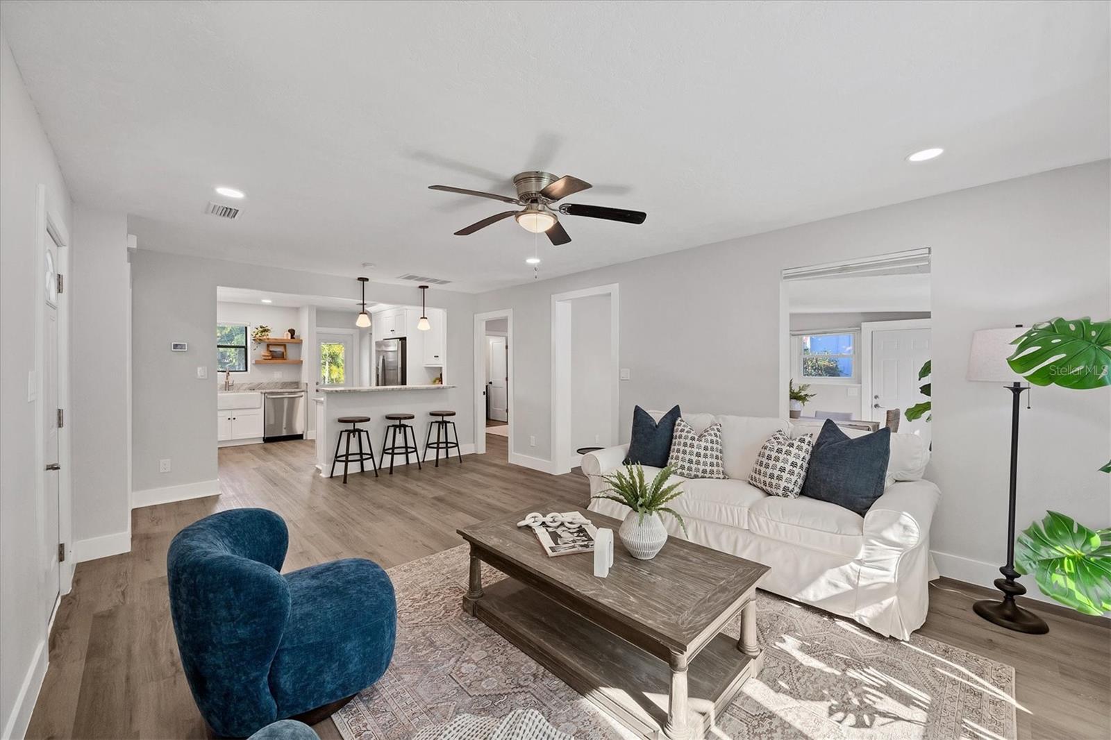 Image 7 of 52 For 4737 Del Rio Way S