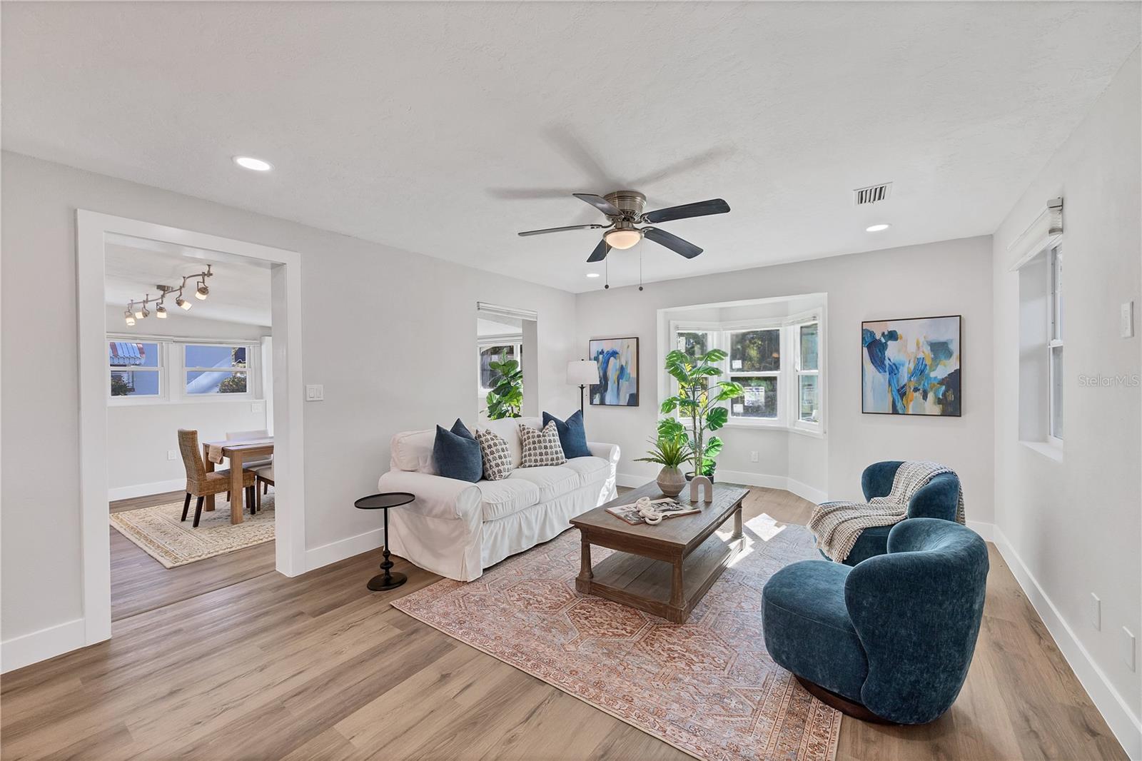 Image 8 of 52 For 4737 Del Rio Way S