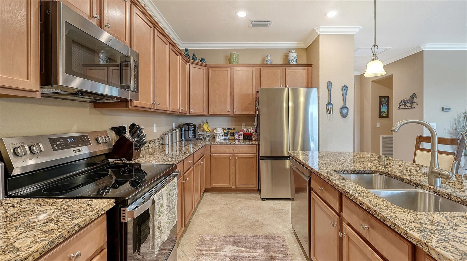 Image 12 of 92 For 6517 Willowshire Way