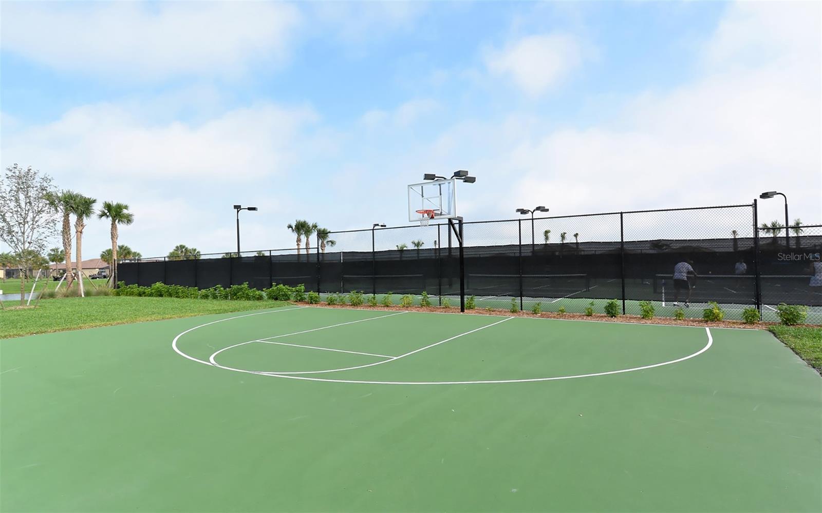 Image 66 of 92 For 6517 Willowshire Way