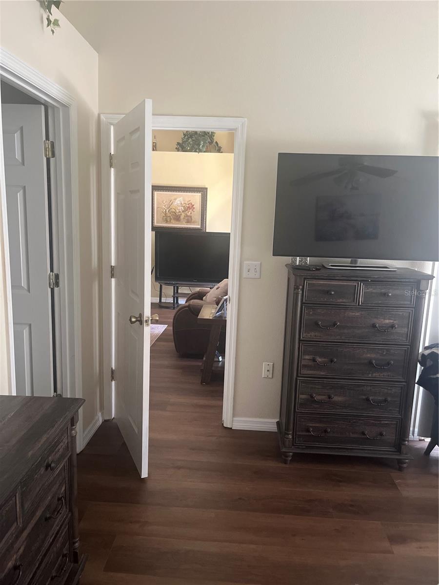 Image 11 of 25 For 1207 Lake Blue Circle