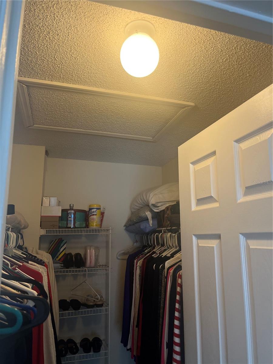 Image 14 of 25 For 1207 Lake Blue Circle