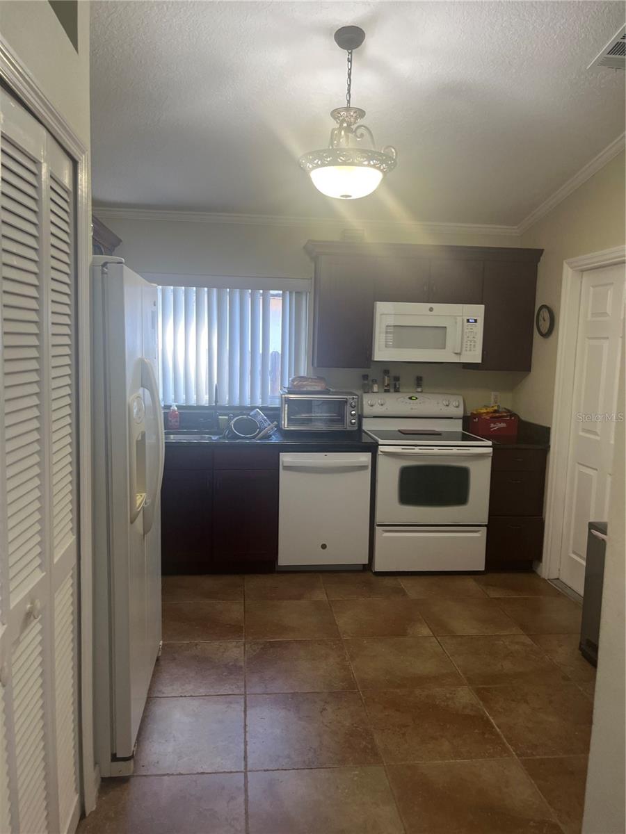 Image 4 of 25 For 1207 Lake Blue Circle