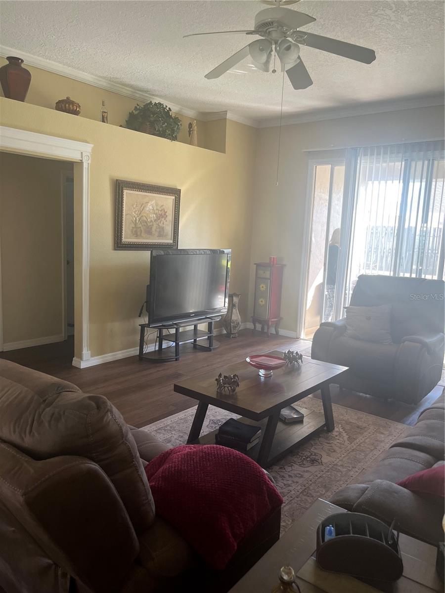 Image 6 of 25 For 1207 Lake Blue Circle