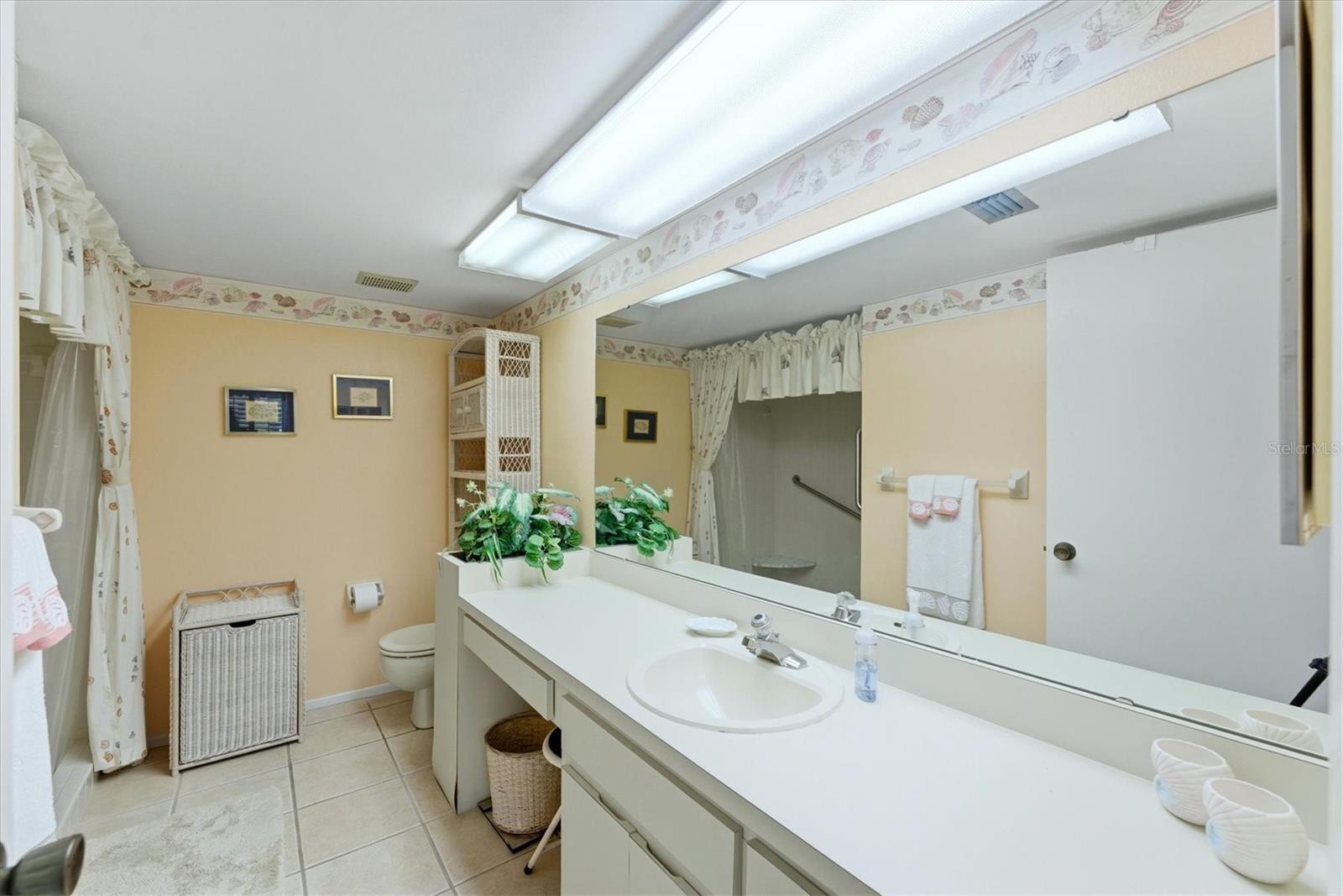 Image 18 of 43 For 7165 28th Avenue W