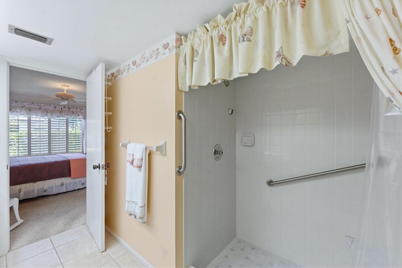 Image 19 of 43 For 7165 28th Avenue W