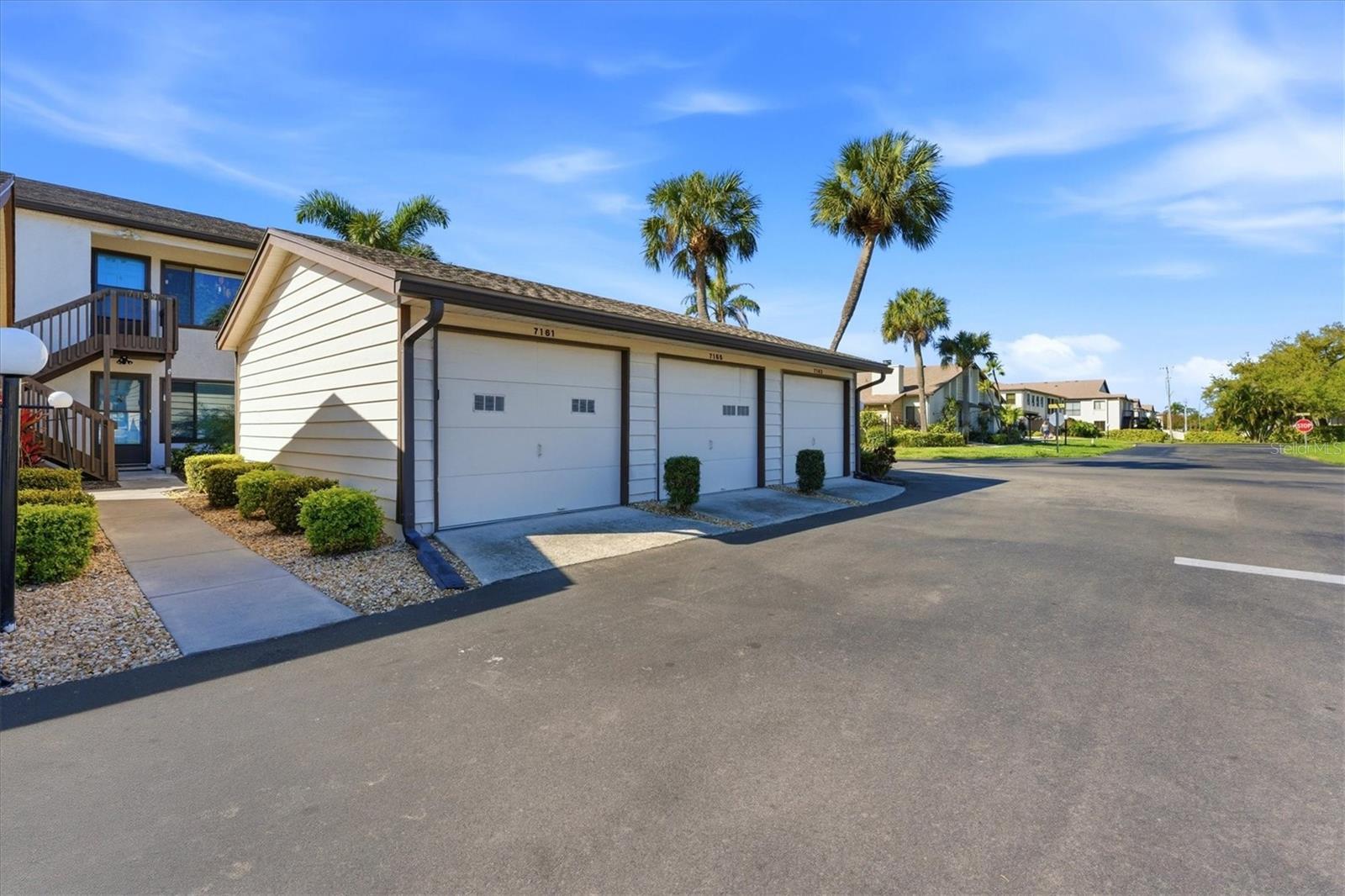 Image 29 of 43 For 7165 28th Avenue W