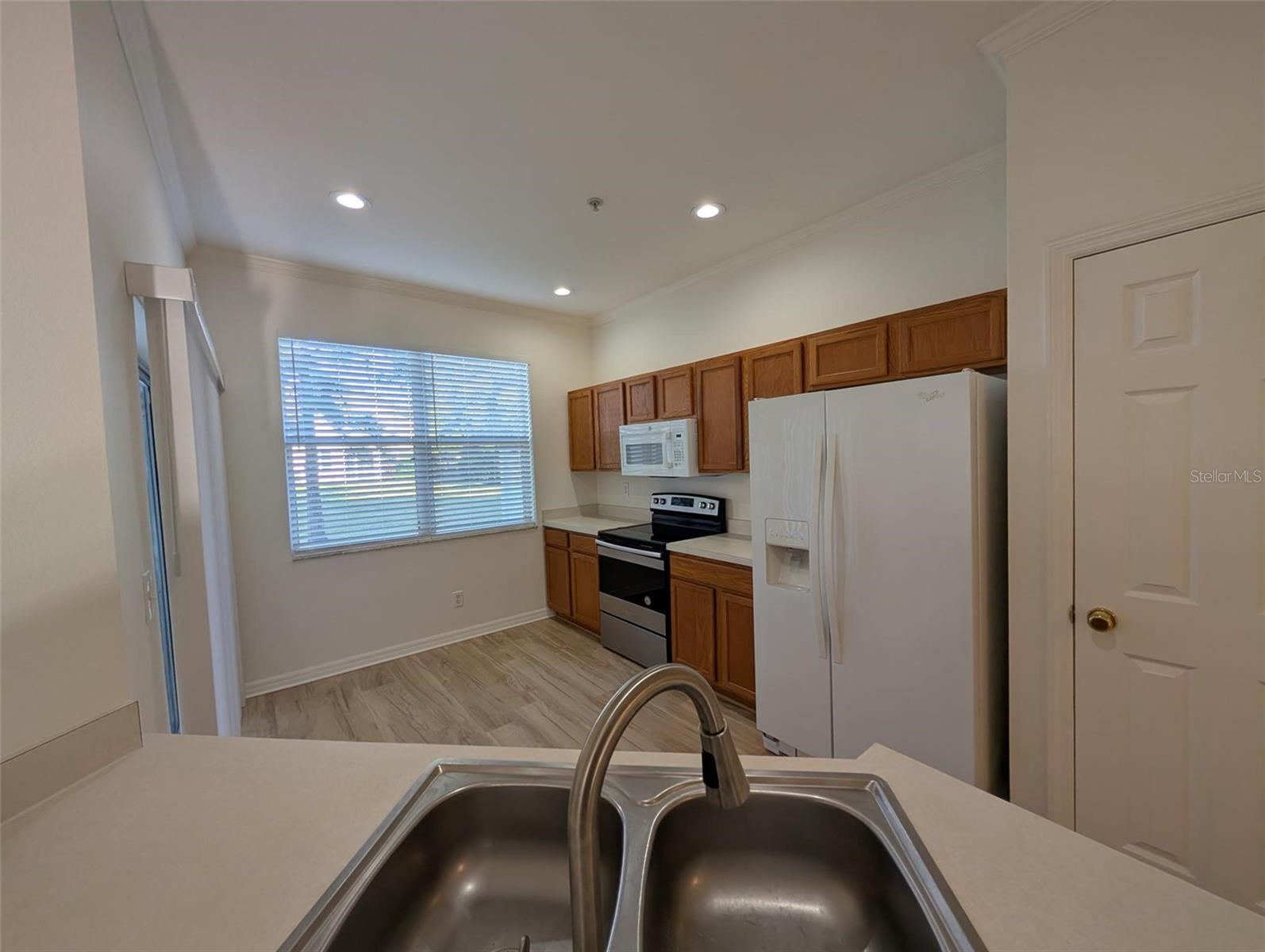 Image 4 of 10 For 4004 Crabtree Avenue