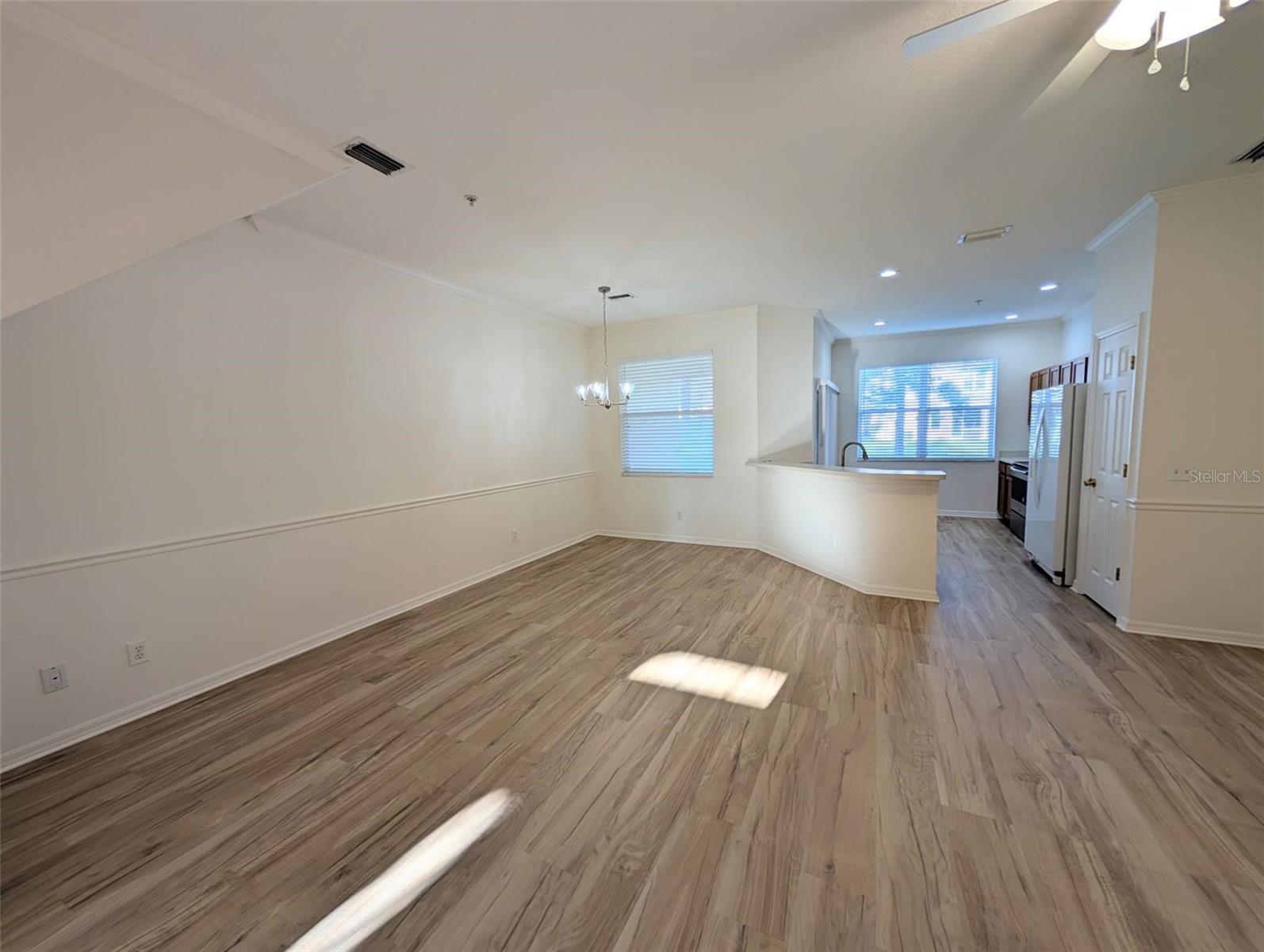 Image 5 of 10 For 4004 Crabtree Avenue