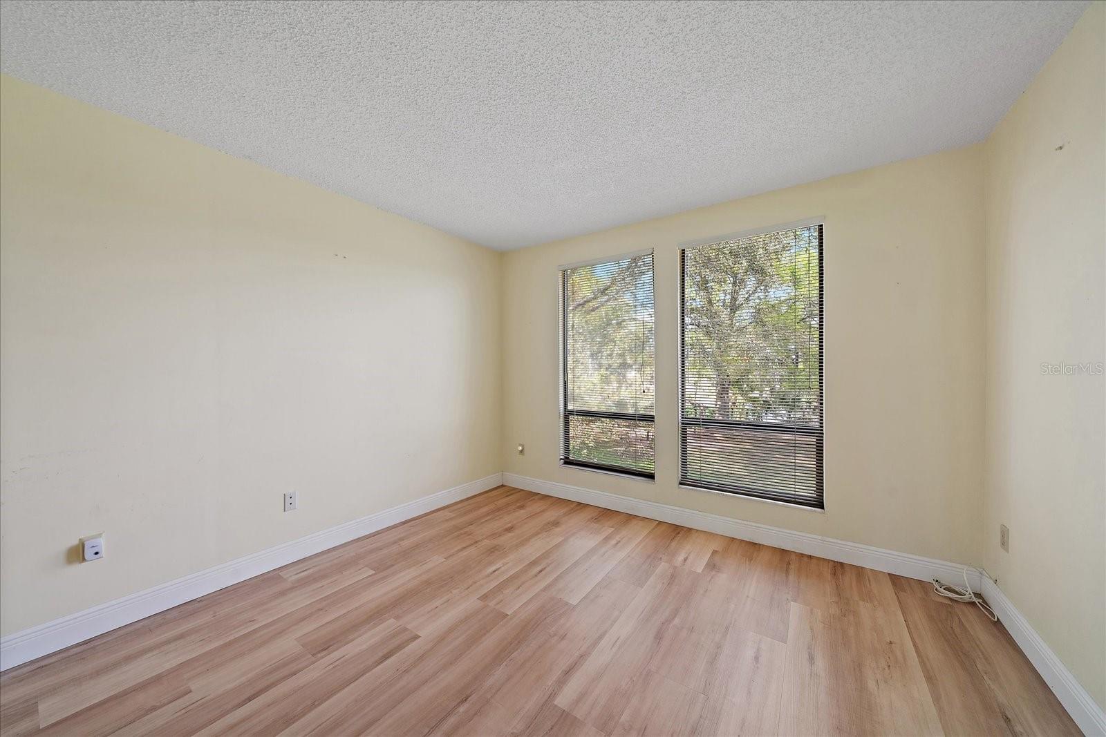 Image 27 of 48 For 603 Speck Court