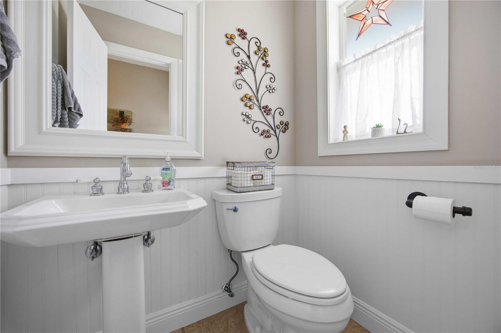 Image 14 of 48 For 16031 Winburn Drive S