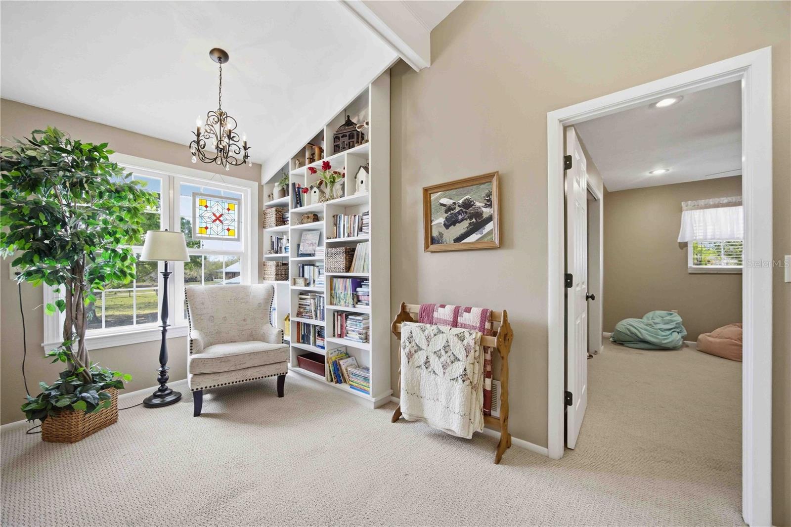 Image 18 of 48 For 16031 Winburn Drive S