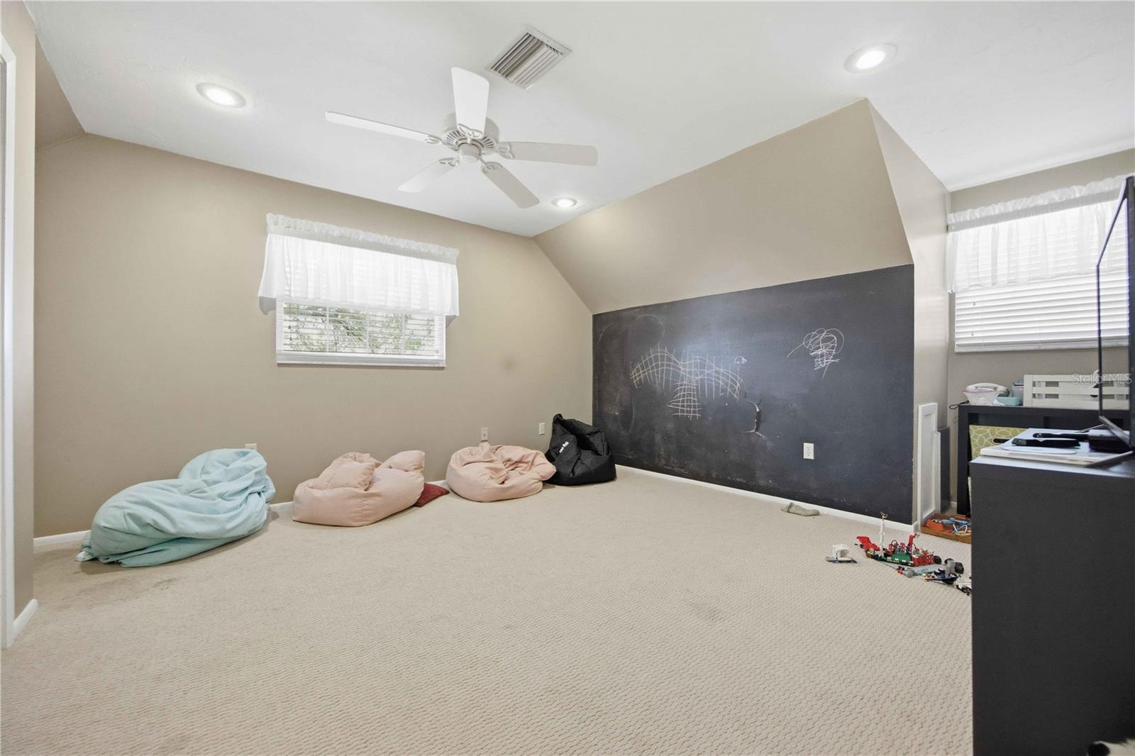 Image 20 of 48 For 16031 Winburn Drive S