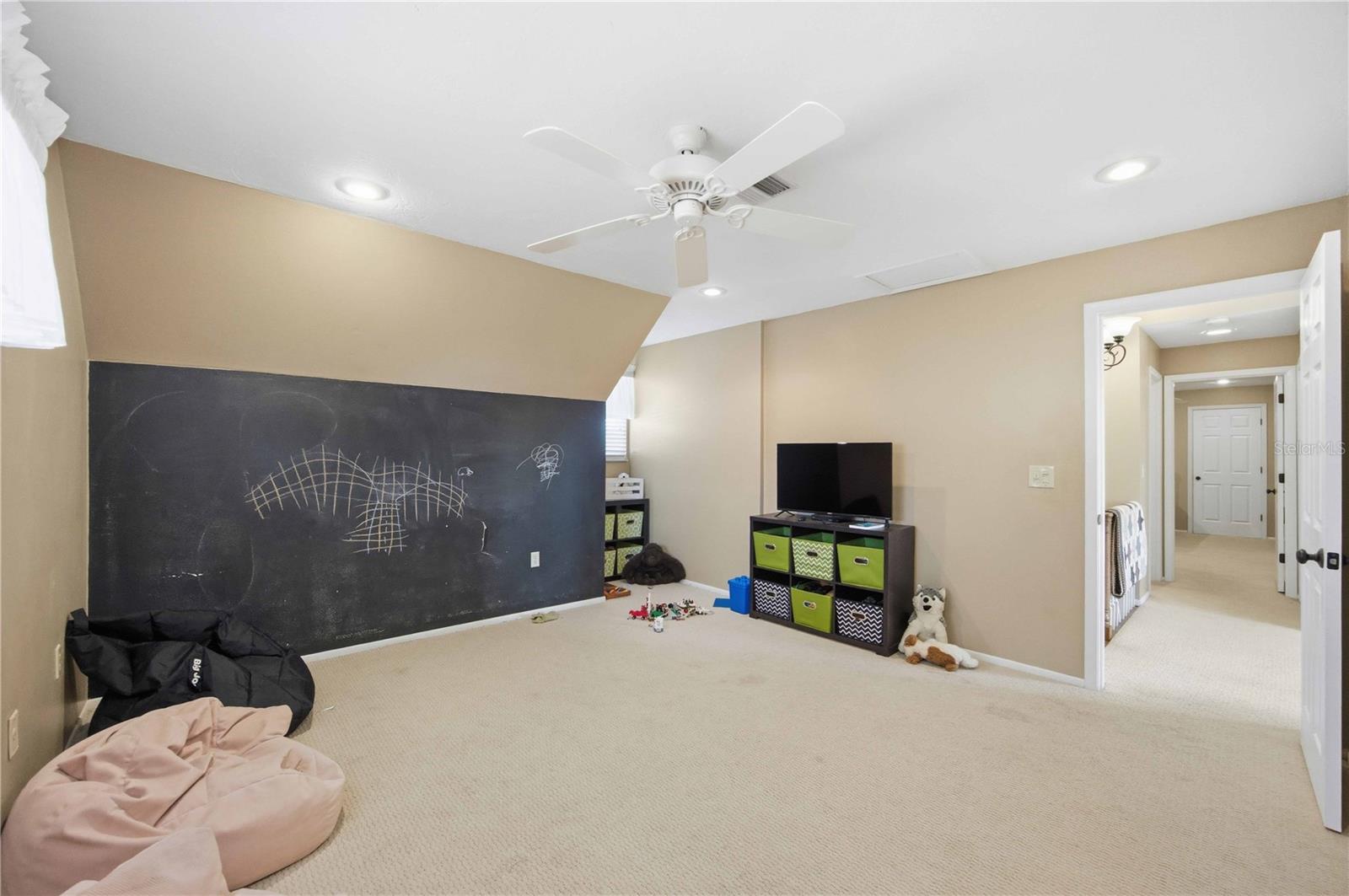 Image 21 of 48 For 16031 Winburn Drive S