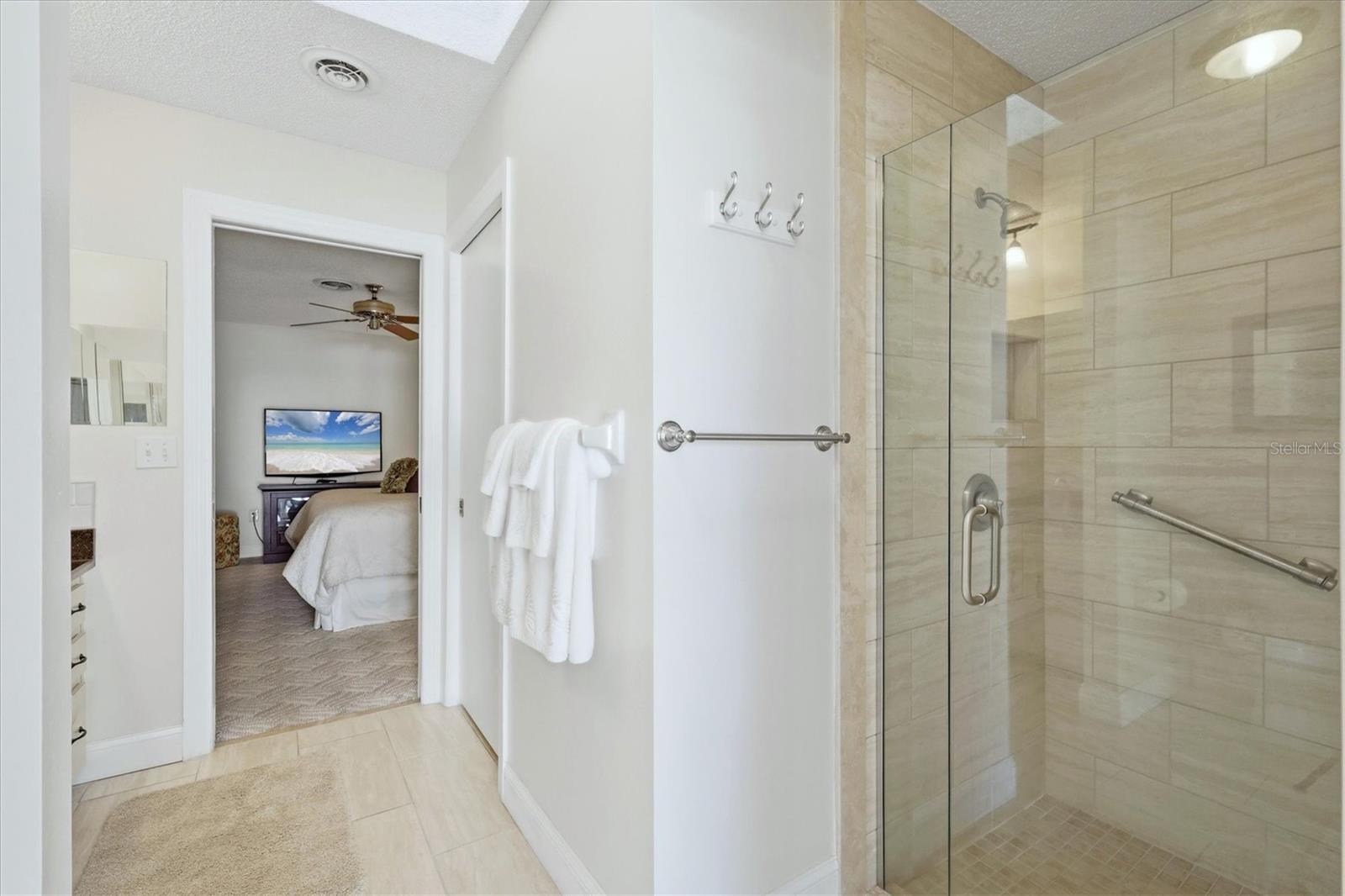 Image 20 of 42 For 8 Bridge Street