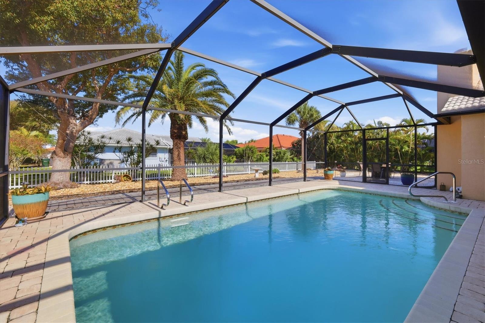 Image 24 of 42 For 8 Bridge Street