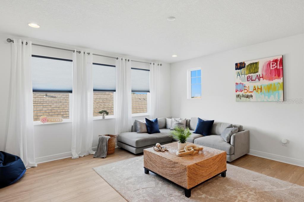 Image 39 of 71 For 17731 Savory Mist Circle