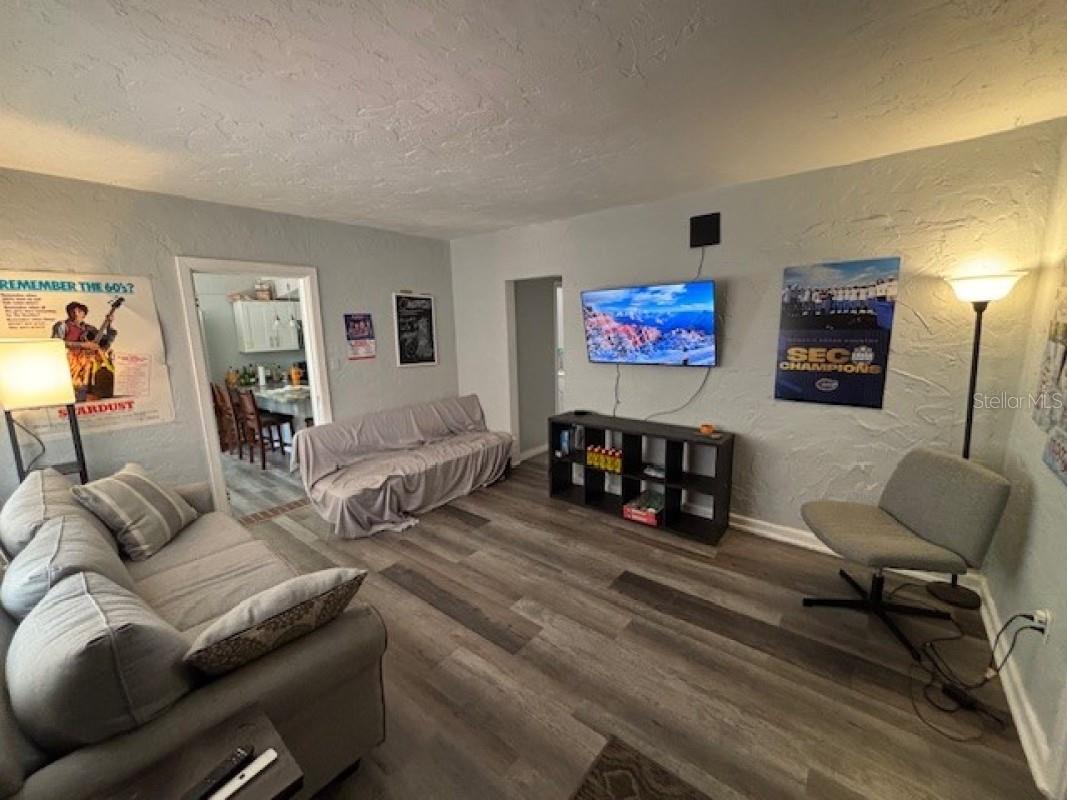 Image 2 of 11 For 203 25th Street