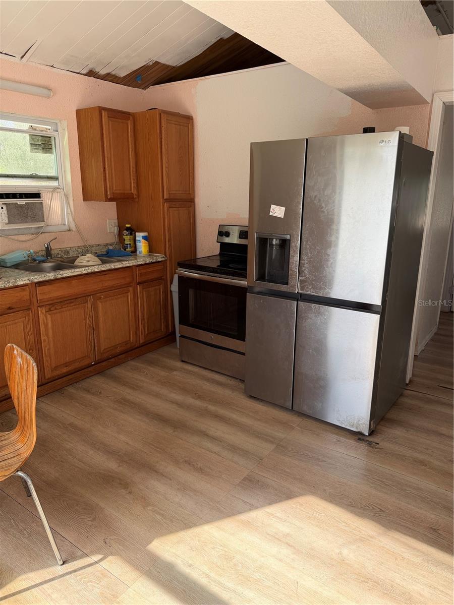 Image 3 of 23 For 1211 Eucalyptus Avenue