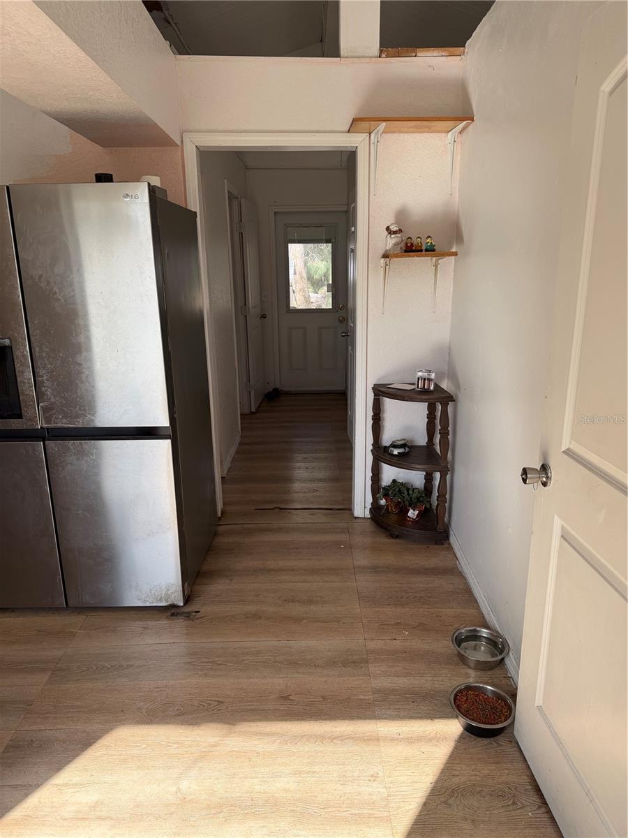 Image 4 of 23 For 1211 Eucalyptus Avenue