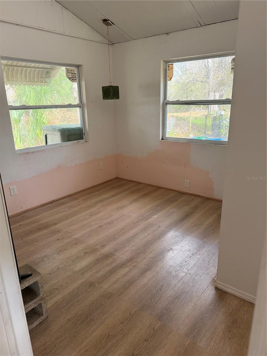 Image 5 of 23 For 1211 Eucalyptus Avenue