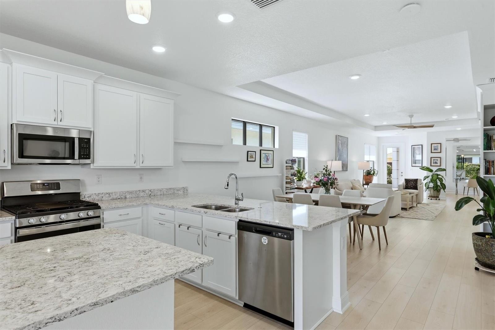 Image 15 of 50 For 4939 Carova Way