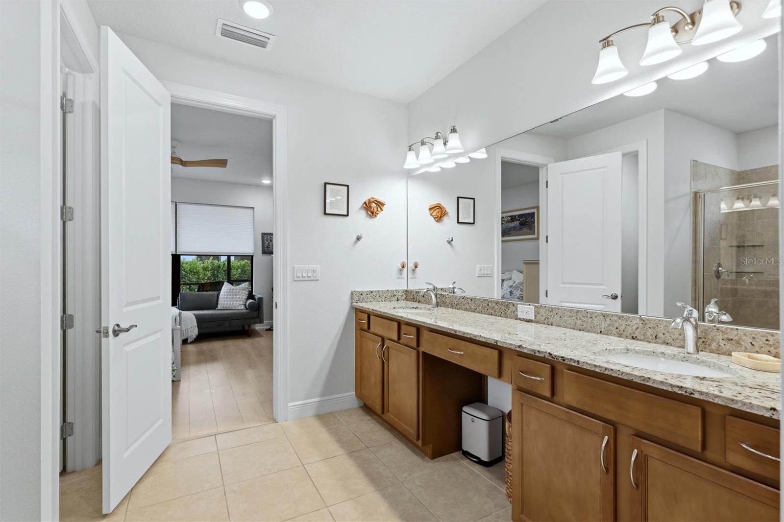 Image 22 of 50 For 4939 Carova Way