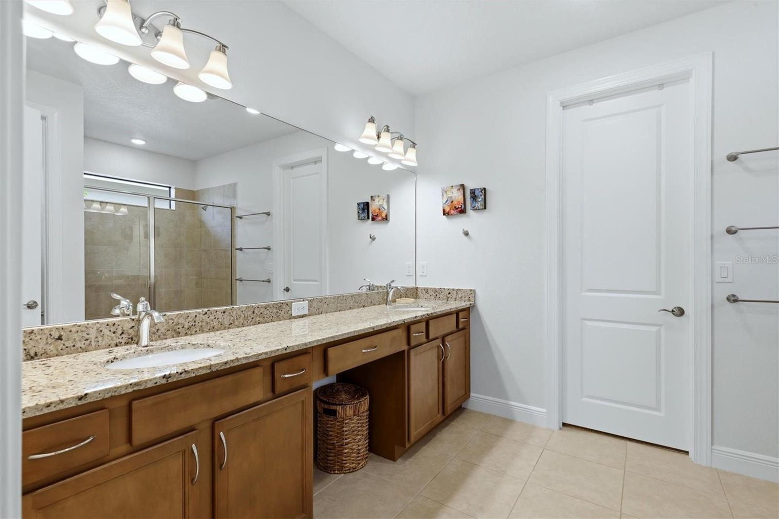 Image 23 of 50 For 4939 Carova Way