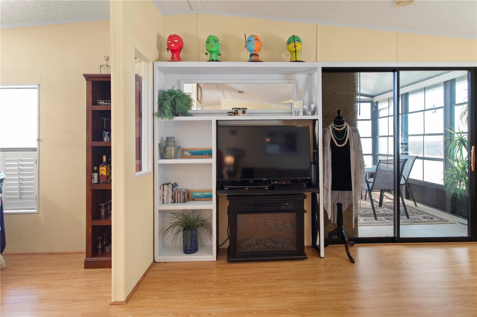 Image 16 of 47 For 148 Nightingale Circle