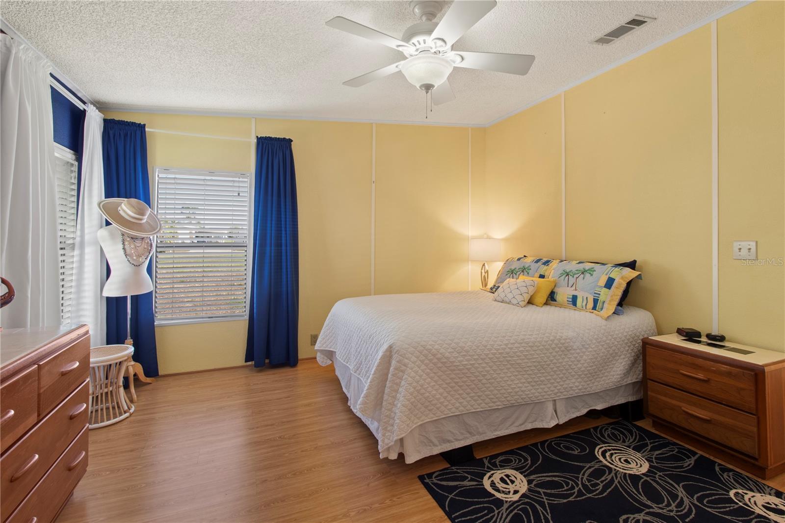 Image 18 of 47 For 148 Nightingale Circle