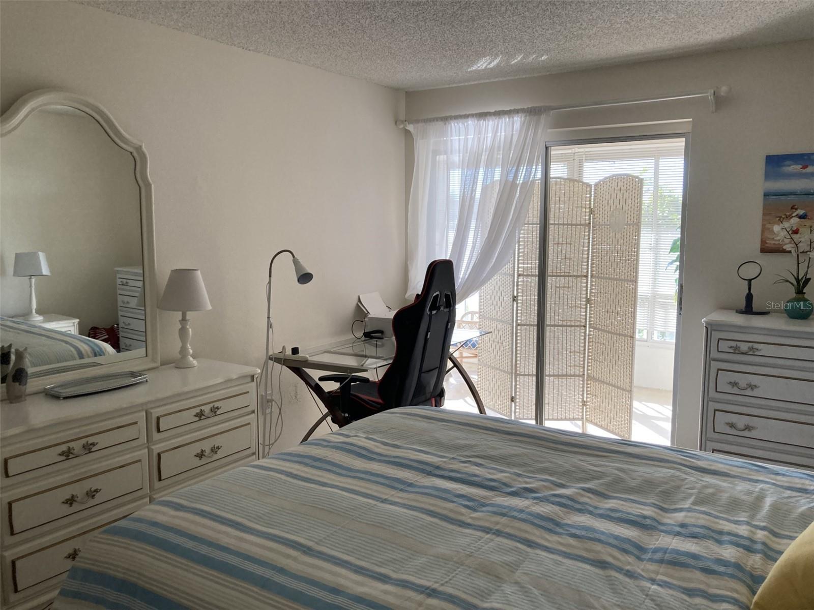 Image 9 of 20 For 304 47th Avenue Drive W 307