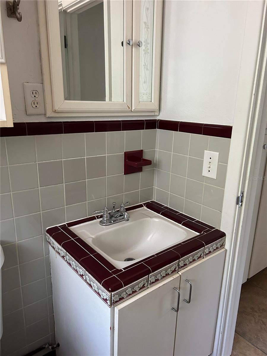 Image 13 of 25 For 2428 Waldemere Street