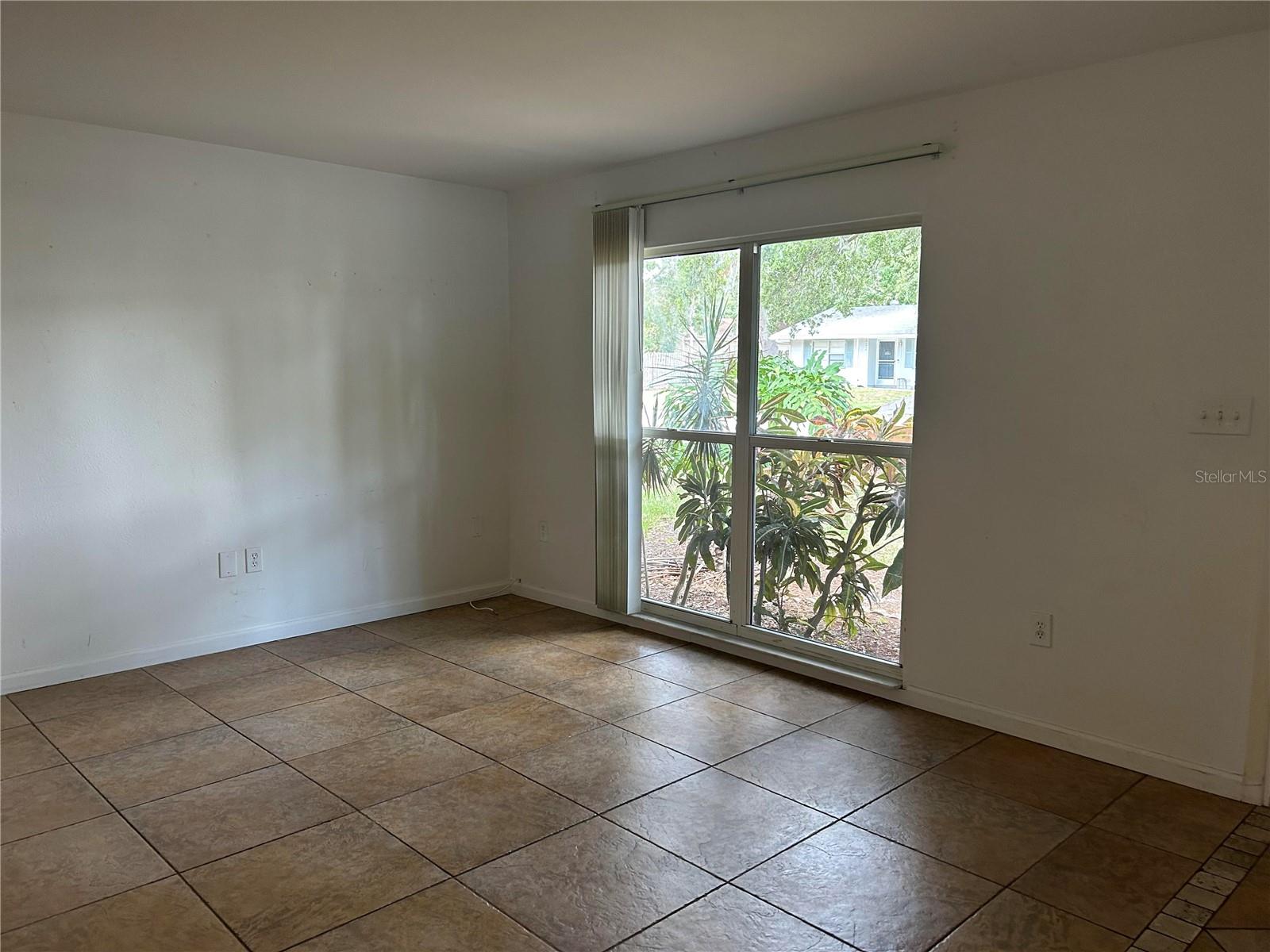 Image 4 of 25 For 2428 Waldemere Street