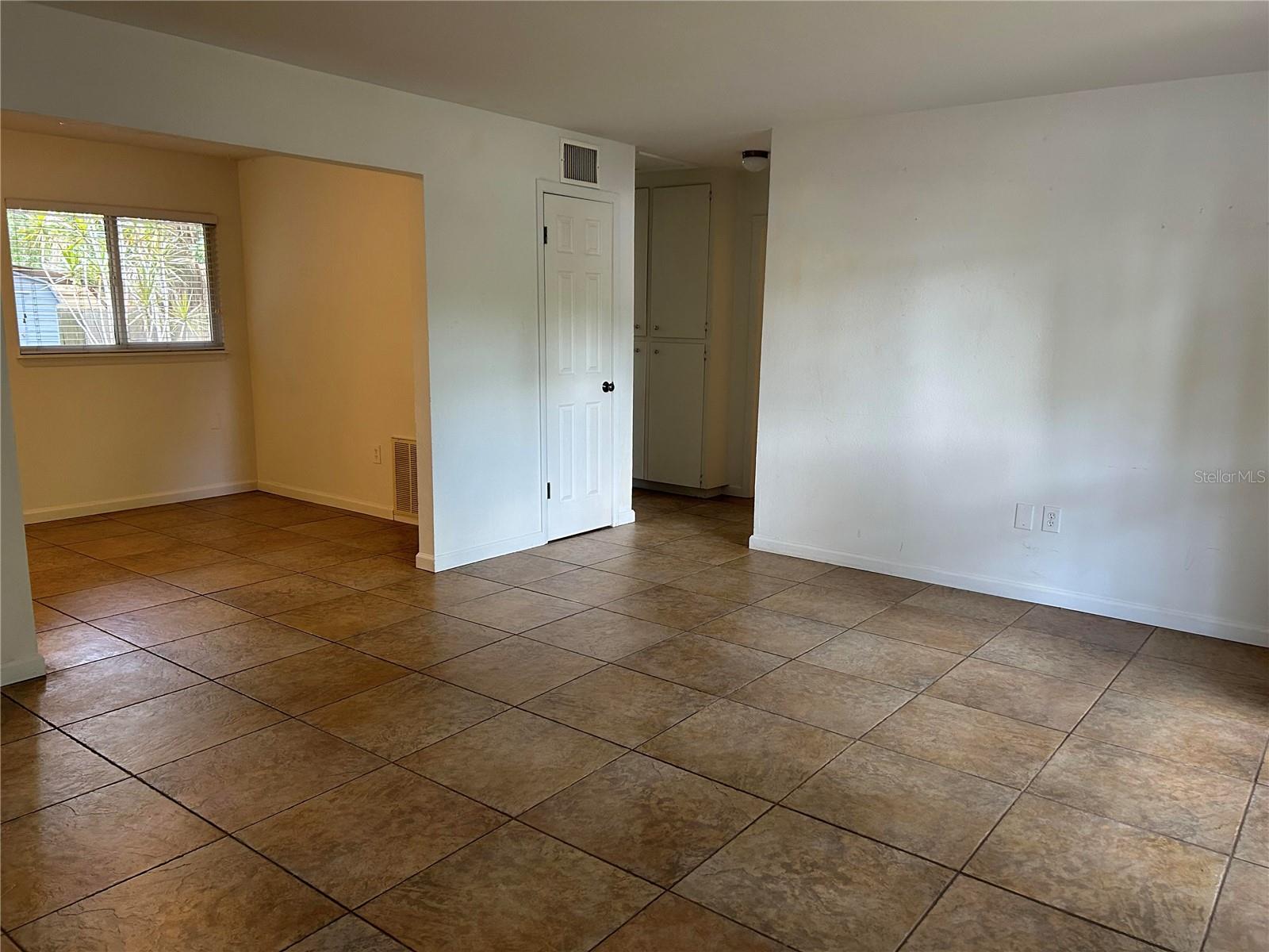 Image 5 of 25 For 2428 Waldemere Street