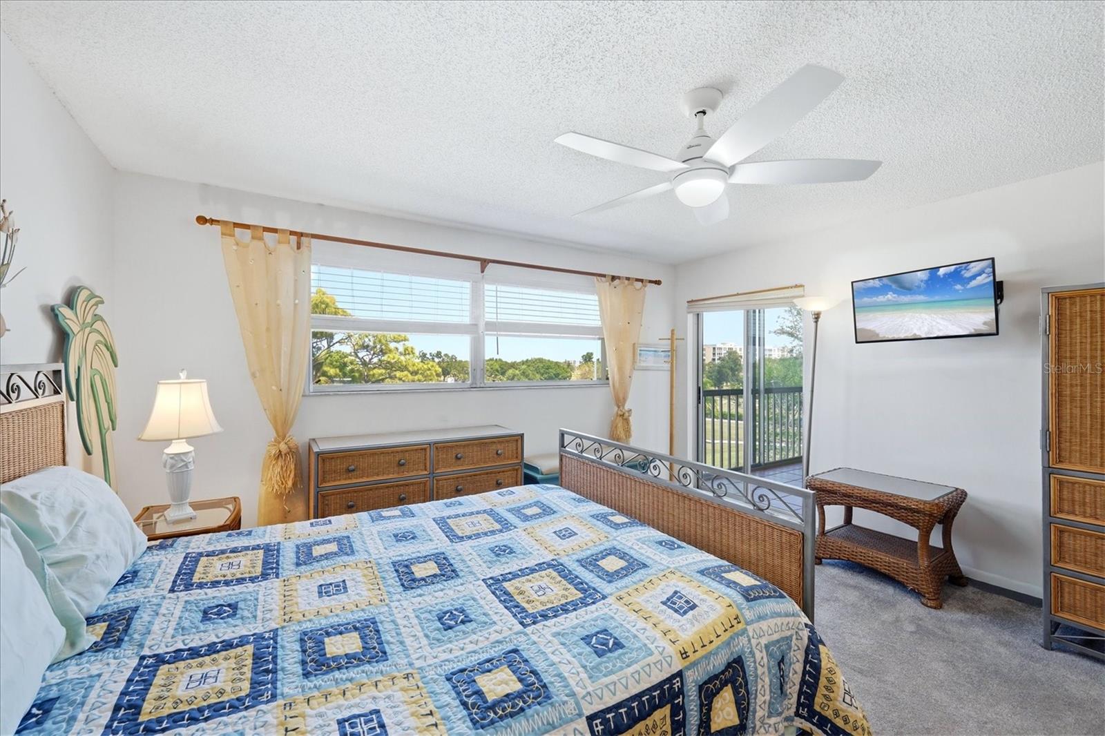 Image 25 of 60 For 4240 Ironwood Circle 406aa