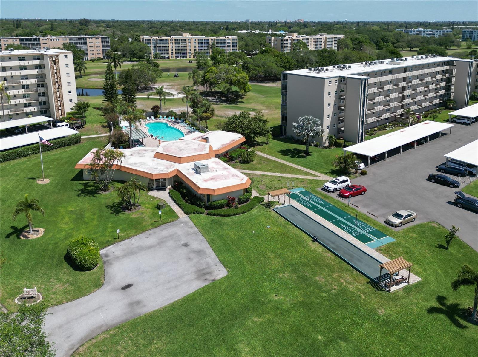 Image 5 of 60 For 4240 Ironwood Circle 406aa