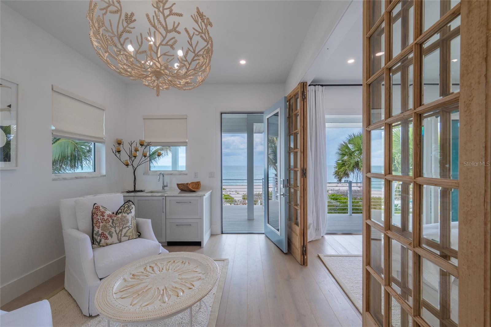 Image 18 of 93 For 321 Casey Key Road