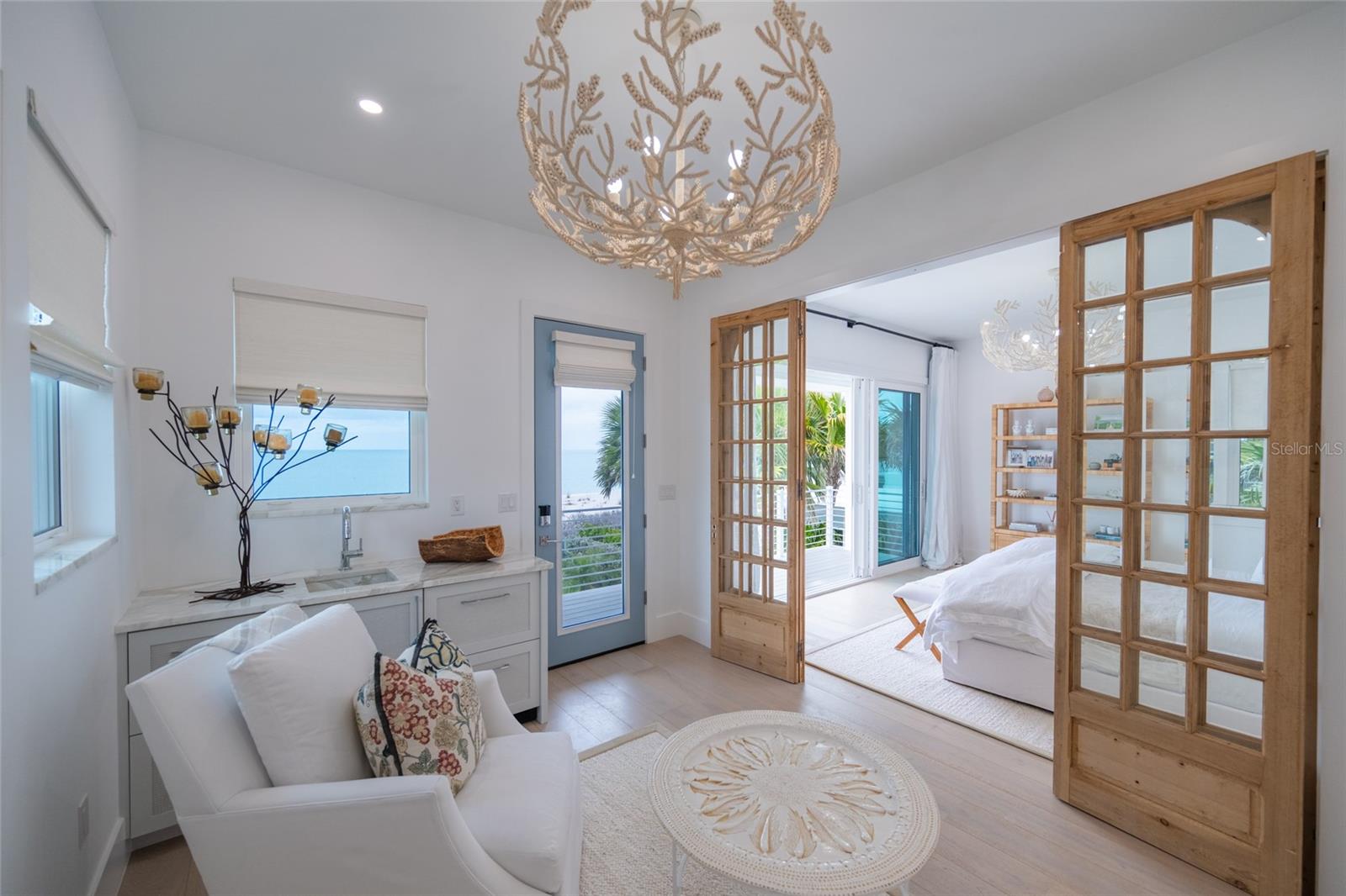 Image 24 of 93 For 321 Casey Key Road